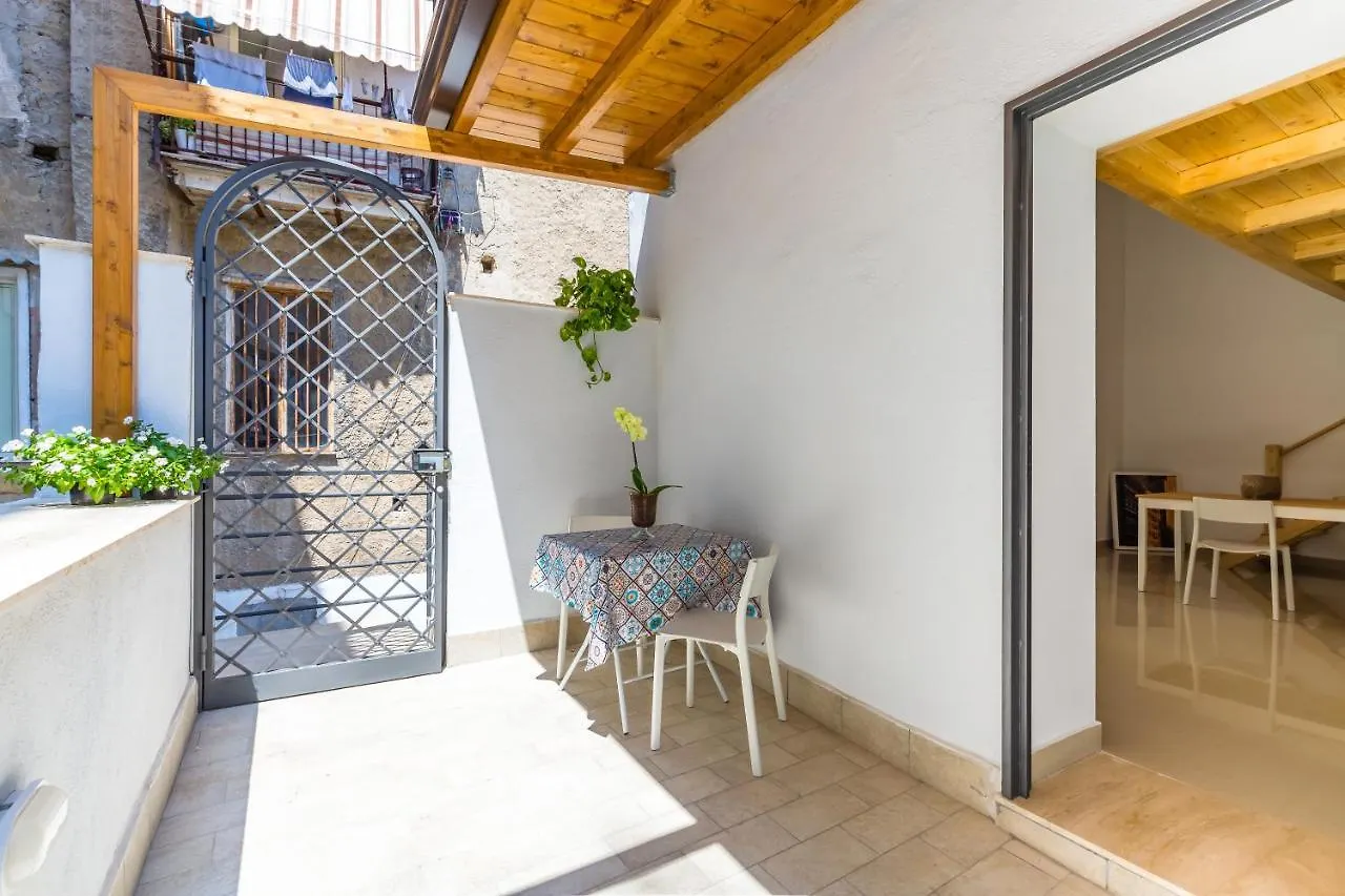 Naiva 2 Apartment Naples